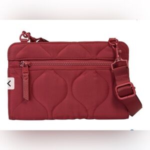 Elegant Quilted Crossbody Bag - Burgundy